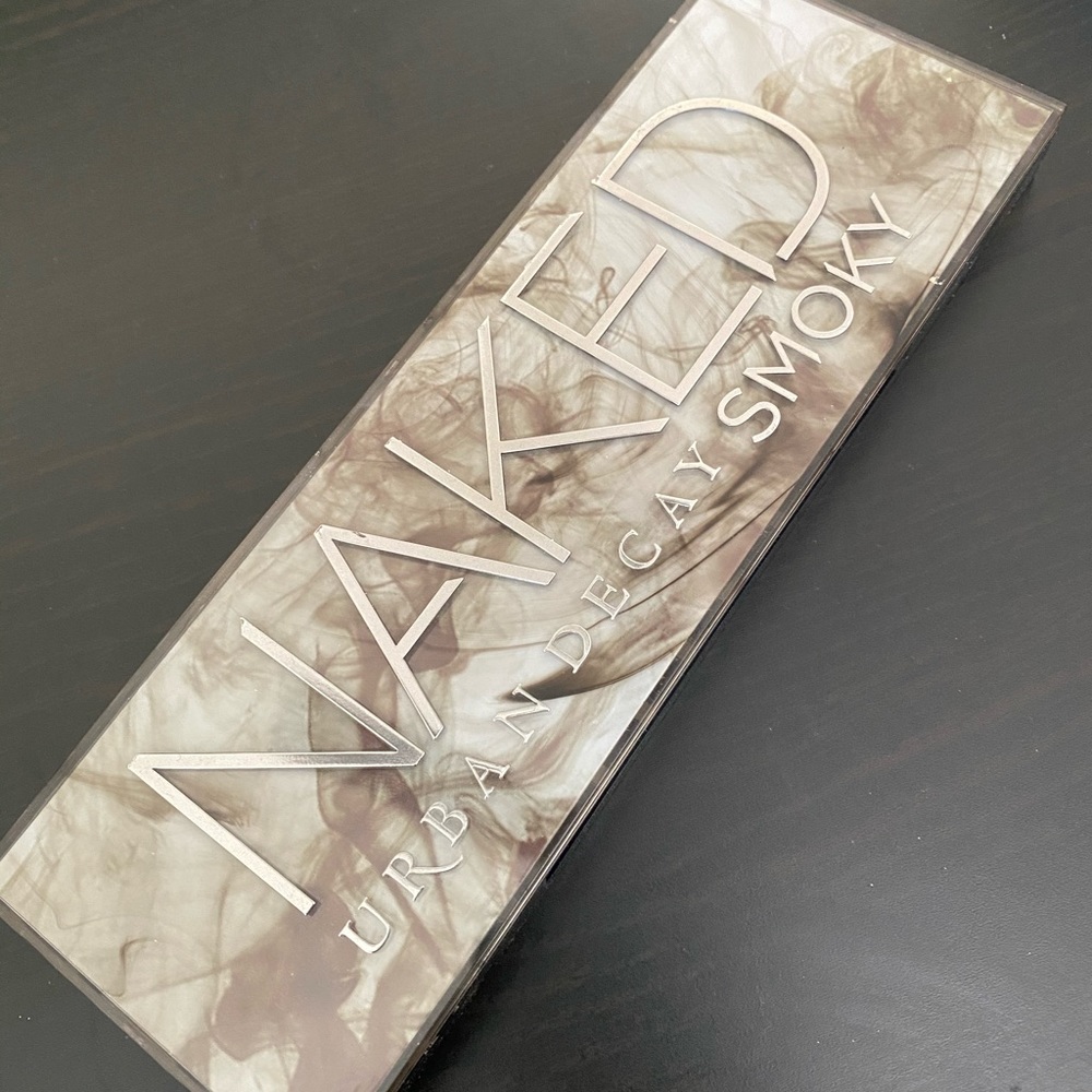Urban Decay Naked Smoky Eyeshadow Palette